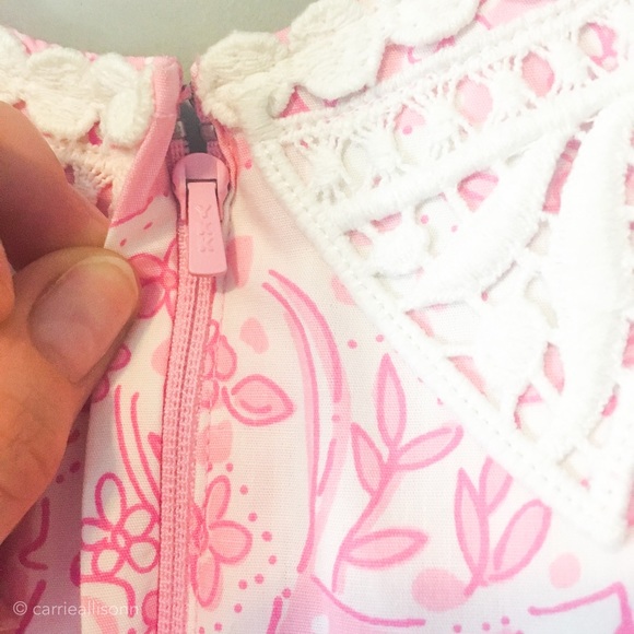 ✨Lilly Pulitzer | Run for the Roses Rhino Tank - Picture 7 of 7